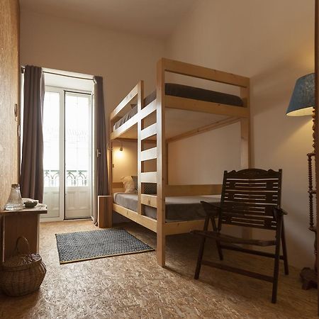 Ponta Delgada Marina Lounge Hostel מראה חיצוני תמונה