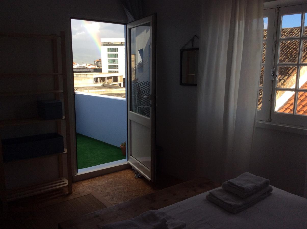 Ponta Delgada Marina Lounge Hostel מראה חיצוני תמונה