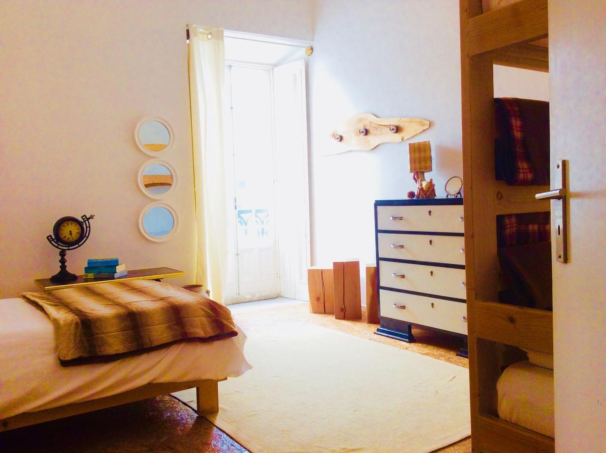 Ponta Delgada Marina Lounge Hostel מראה חיצוני תמונה