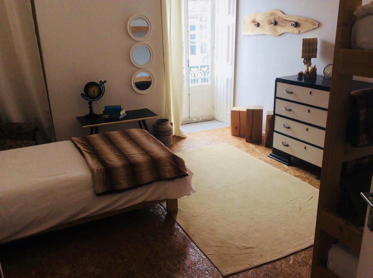 Ponta Delgada Marina Lounge Hostel מראה חיצוני תמונה